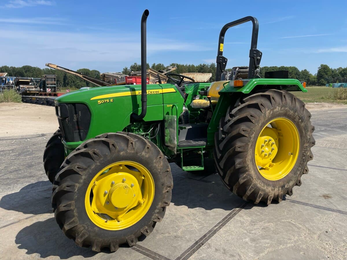 John Deere 5075 E